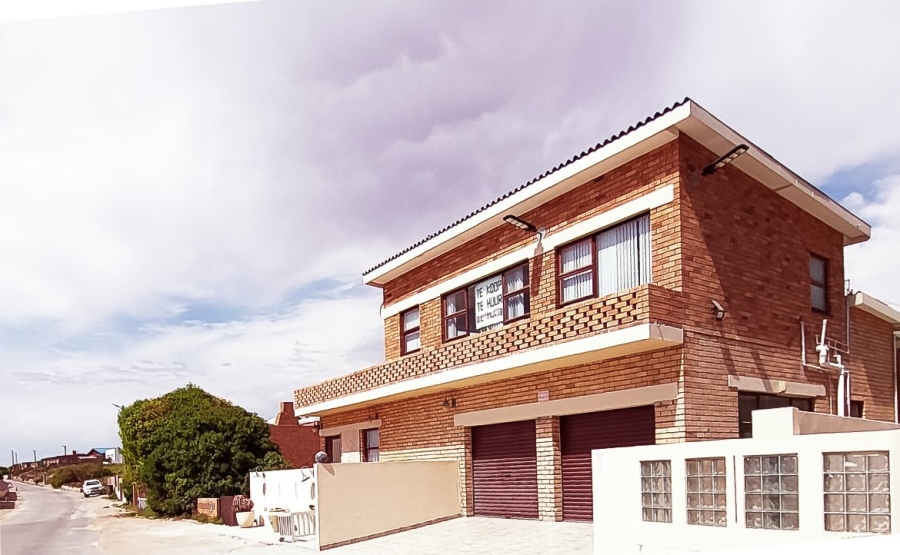 6 Bedroom Property for Sale in McDougall